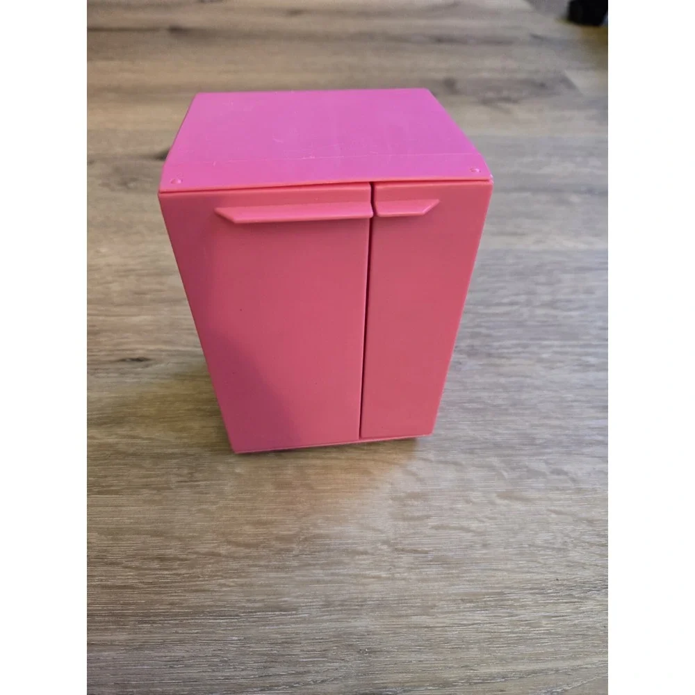 Vintage 1984 Mattel Barbie Dream Kitchen Pink Refrigerator Preowned shelf drawer